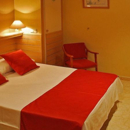 Hotel Piccadilly Sitges Kültér fotó