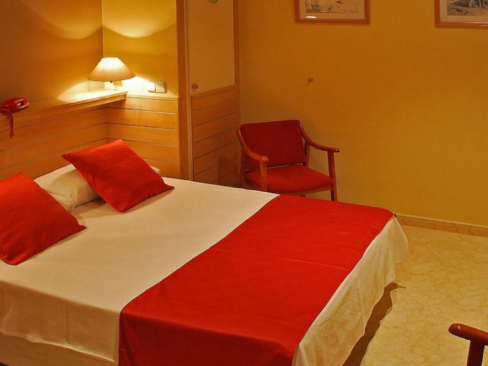 Hotel Piccadilly Sitges Kültér fotó